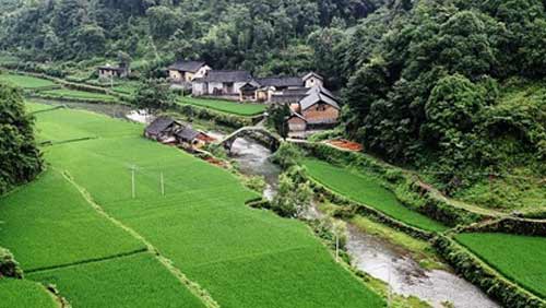 湖南怀化神秘古水道苗人谷漂流